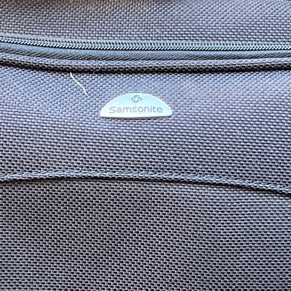 Samsonite Silhouette 8 Black Softside Wheeled Tote - 14" X 17" X 8" - Picture 3 of 7